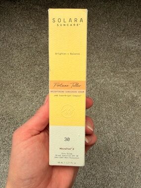 Fortune Teller Brightening Sunscreen Serum SPF 30 - Tint 2